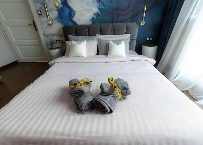 Top Central Design, 2 Bedroom, Ndk, Free Secured Parking